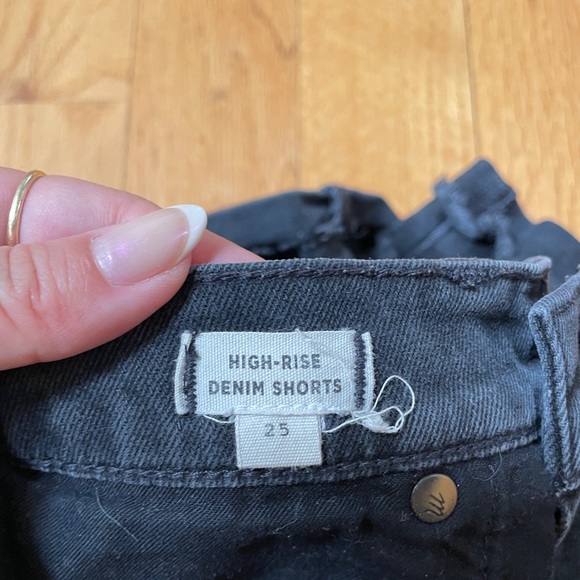 Madewell High-Rise Denim Shorts - Picture 3 of 4